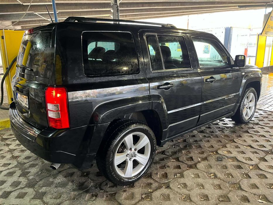 лек автомобил Jeep Patriot