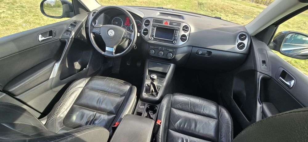 Volkswagen Tiguan 2.0 D ,  4x4