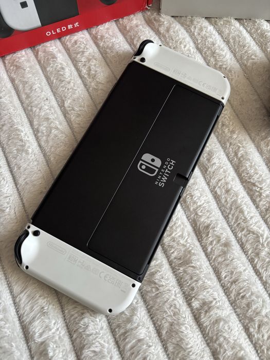 Продам Nintendo Switch Oled
