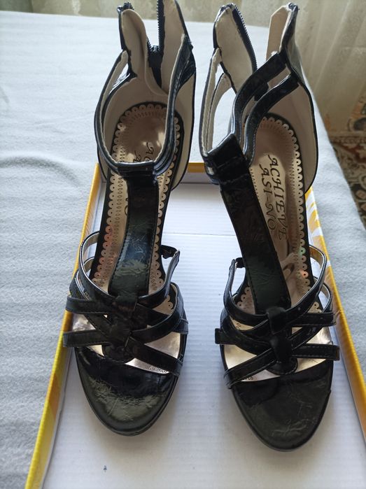 Дамски обувки 37