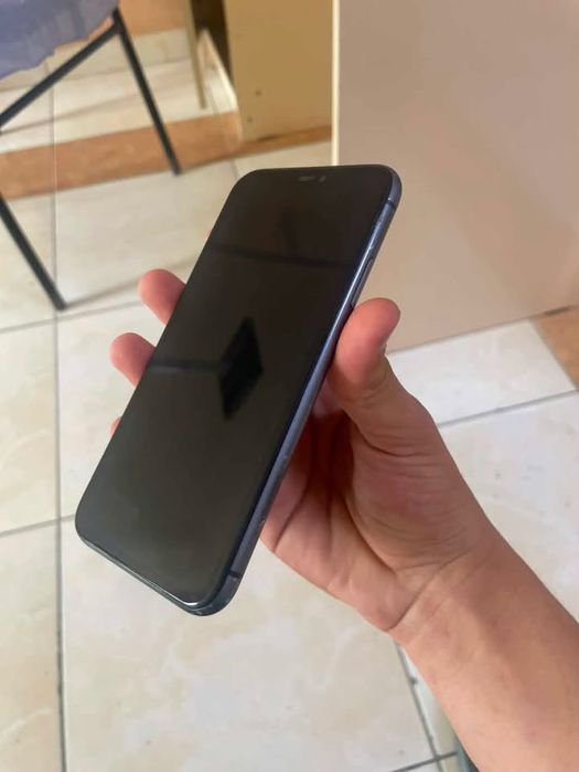 Iphone 11  128 tali 100 yomkust 30 minglik aybi bo abn igravoy telga d