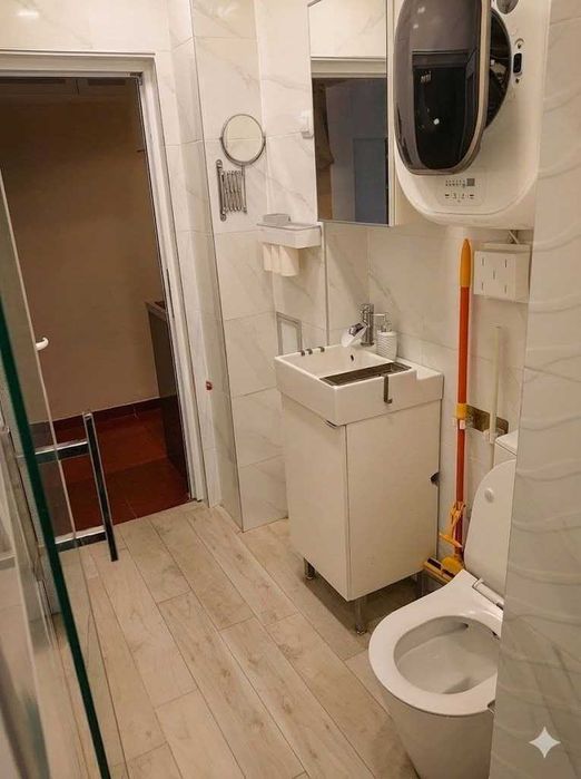 Тристаен апартамент в Изток