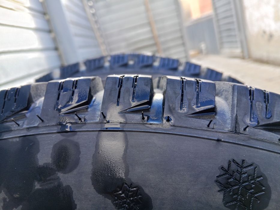 Продам шины зимние