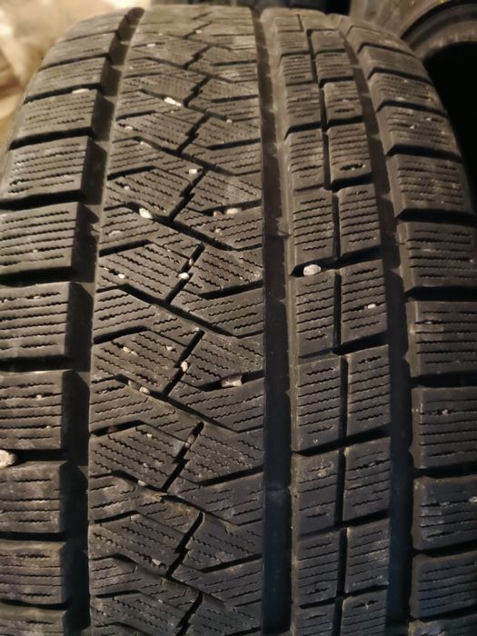 Зимние шины 255/45 R19