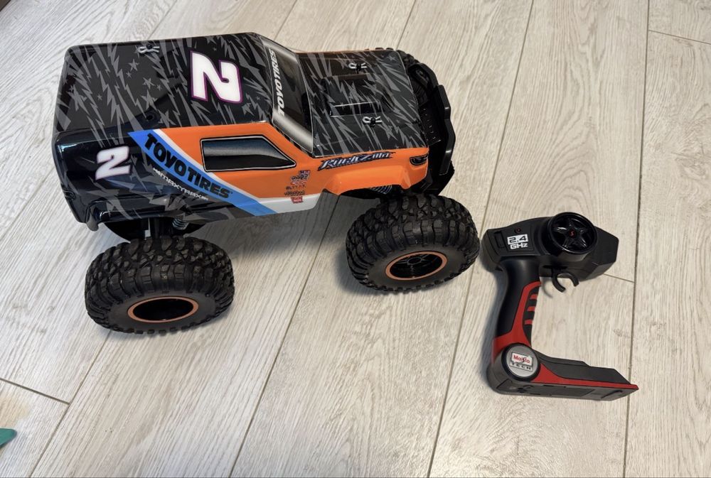 RC автомобил с дистанционно управление.
