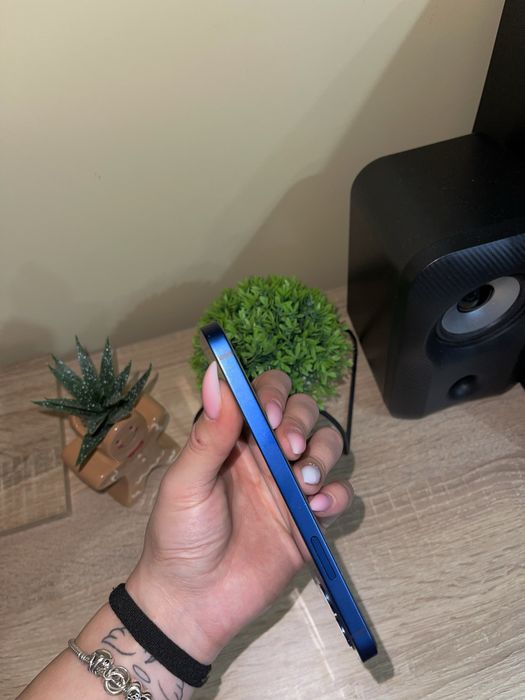 Iphone 12  BLUE  (64GB)