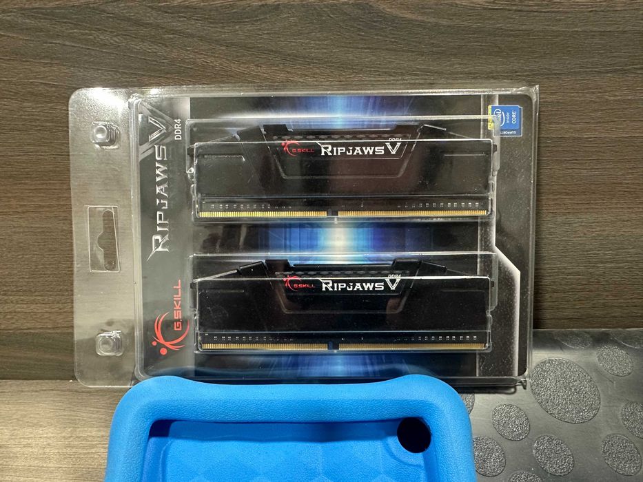 Продам ОЗУ G.SKILL Ripjaws V series DDR4 3200mhz 16GB (8+8)
