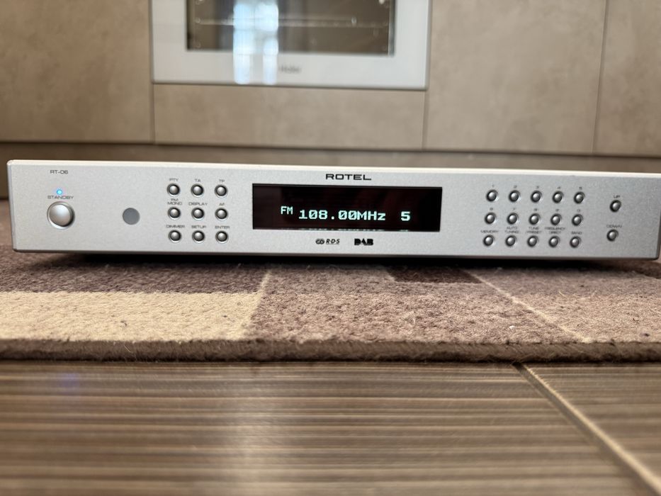 Rotel RT-06 Качествен тунер