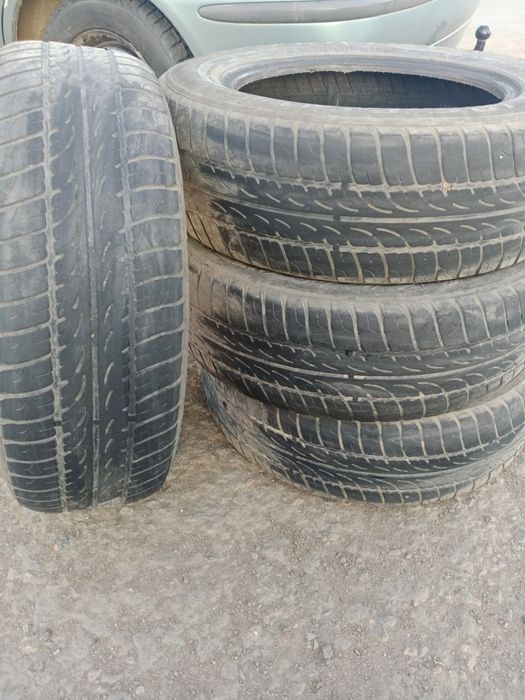 Продам шины б/у r15