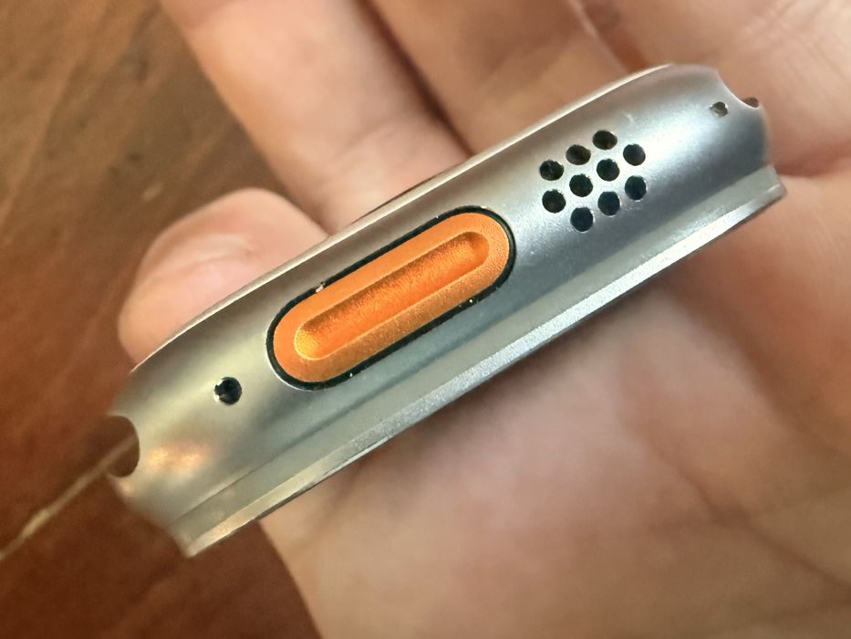 Apple watch Ultra в перфектно състояние и мнооооого каишки