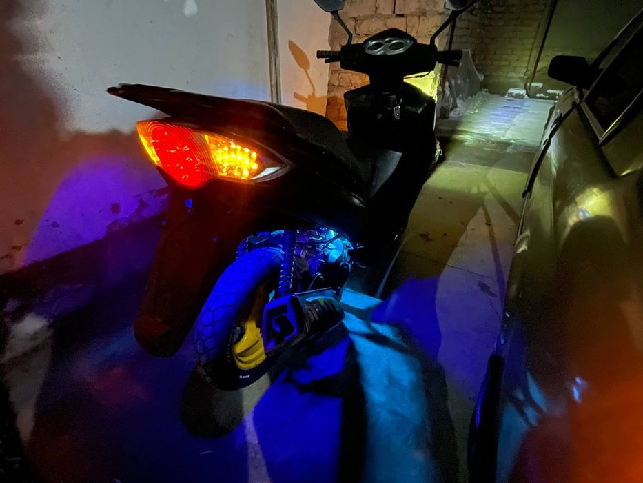 Skuter benzin sotilad