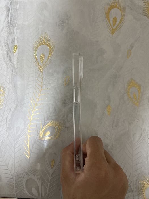 Продаю чехол на iphone 13 с MagSafe