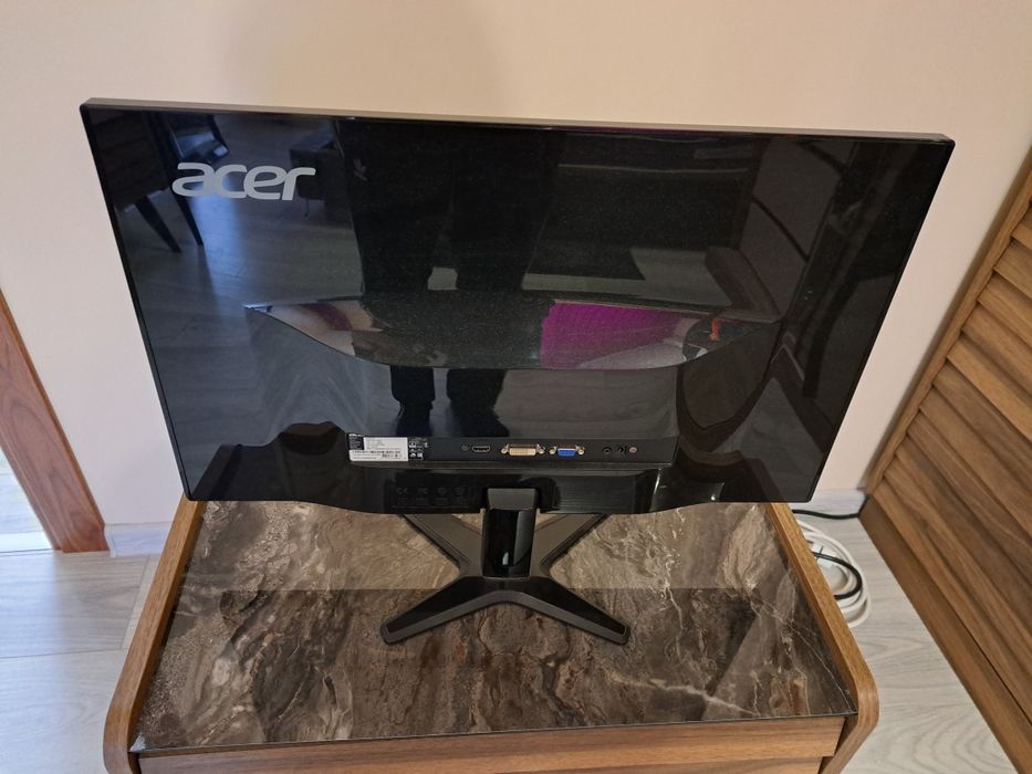 Монитор Acer 25 инча.  60hz