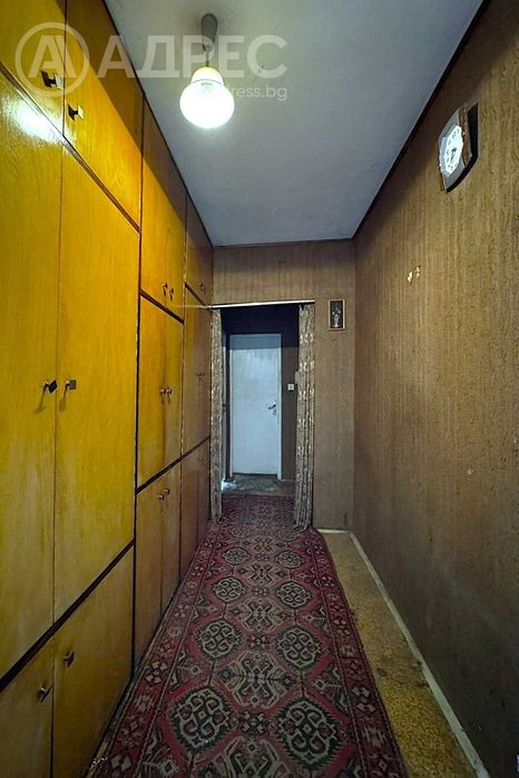 Двустаен апартамент, Широк Център, 56 кв.м., ет. 8, за ремонт