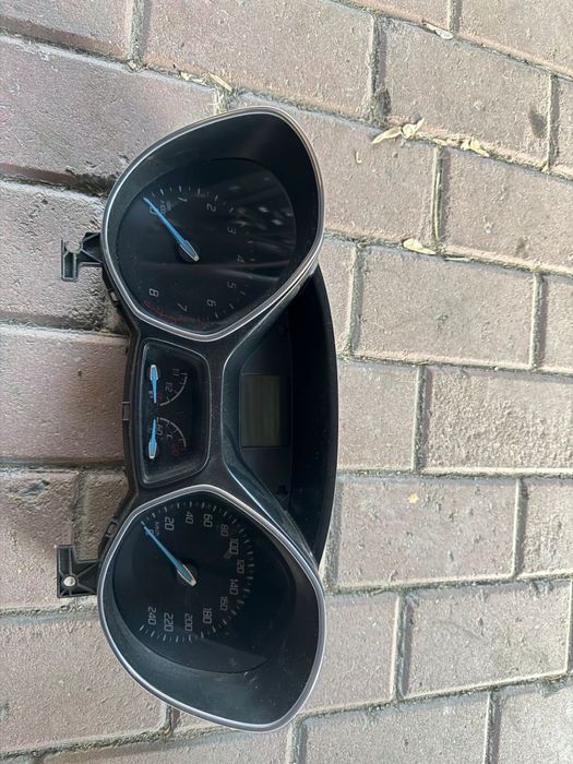 Салон щиток фокус 3