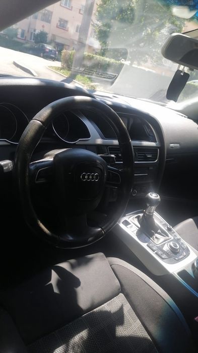 Vând Audi A5 2010