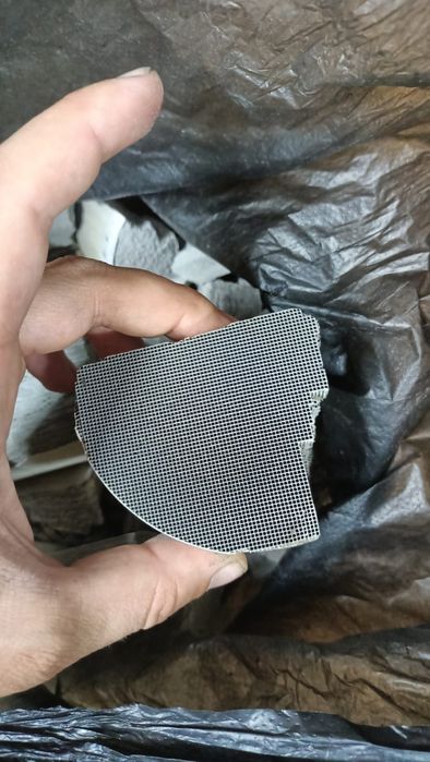 Приём автомобильных катализаторов