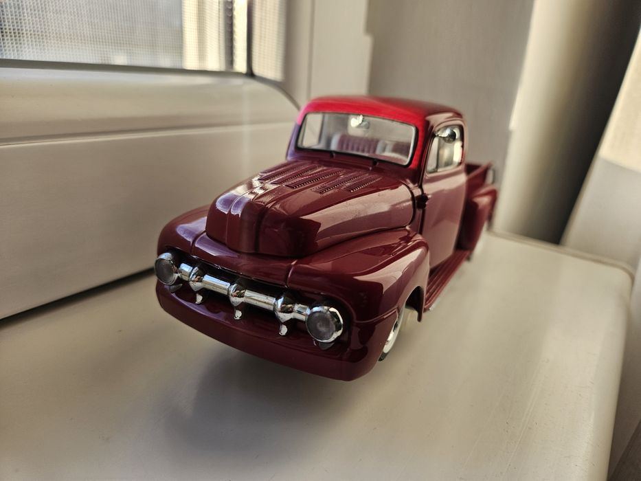 Danbury Mint scara 1/24 Ford F150 Custom