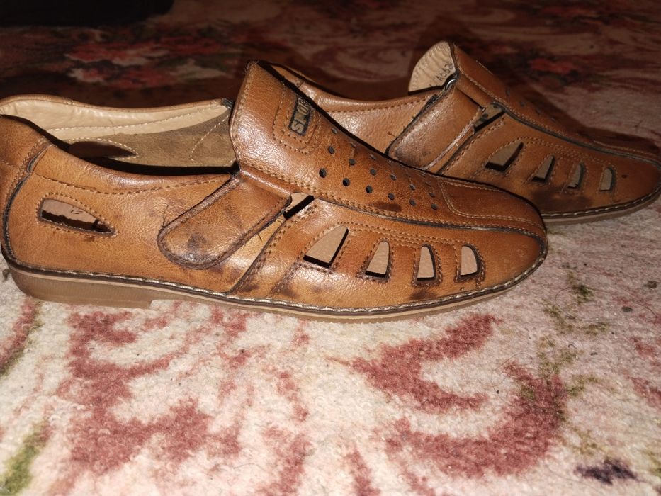 Продам кроссовки 44размкр