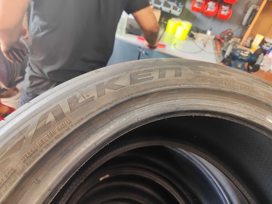 2бр.летни гуми 255/45/19 Falken