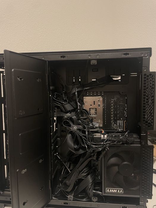 Pc gaming ( Ryzen 7 7800x3d+Rtx 5700 ti)