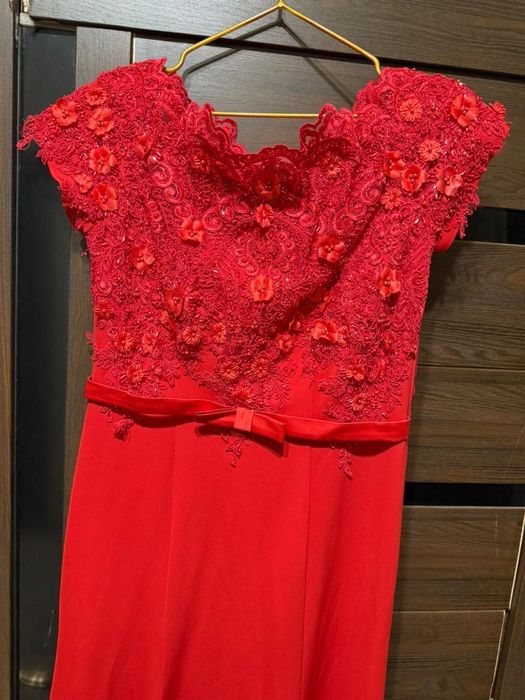 Платья со стразами