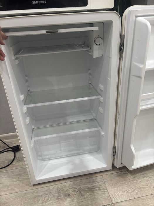 Продам мини холодильник 35.000