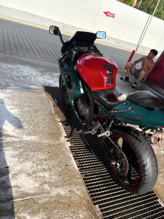 Vand motocicleta Hiosung 250 2 pistoane