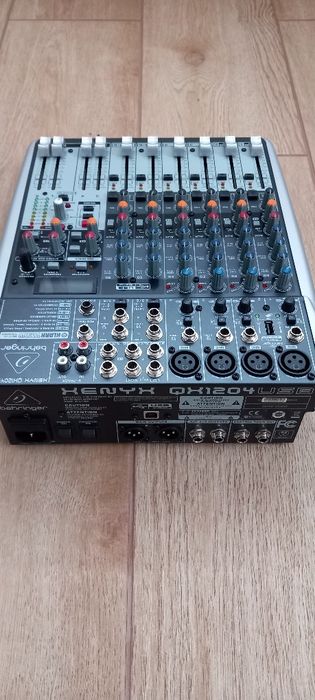 Mixer audio Behringer(NOU)