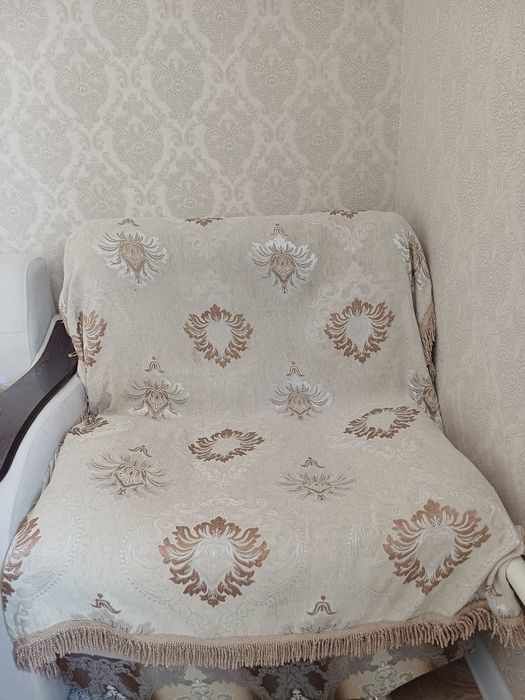 Продается диван и кресла