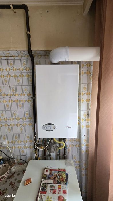 Apartament 4 camere, 93 mp utili, etaj 3/4, decomandat, zona Centrala