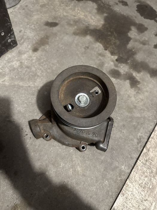 Водяной насос на КамАЗ «помпа»