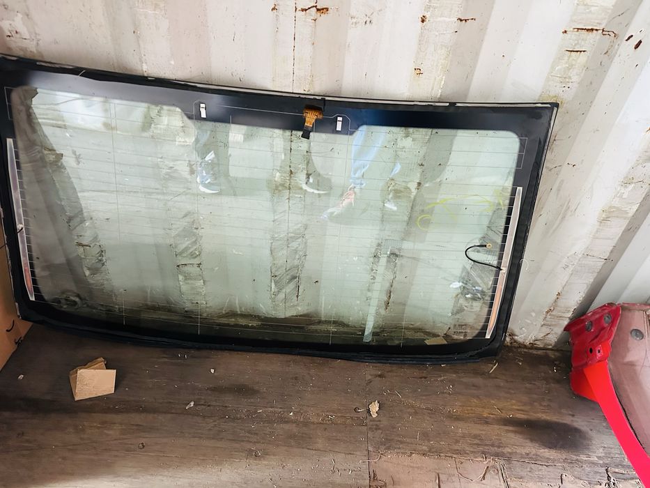 Задна част от купе за BMW M5 2023 година