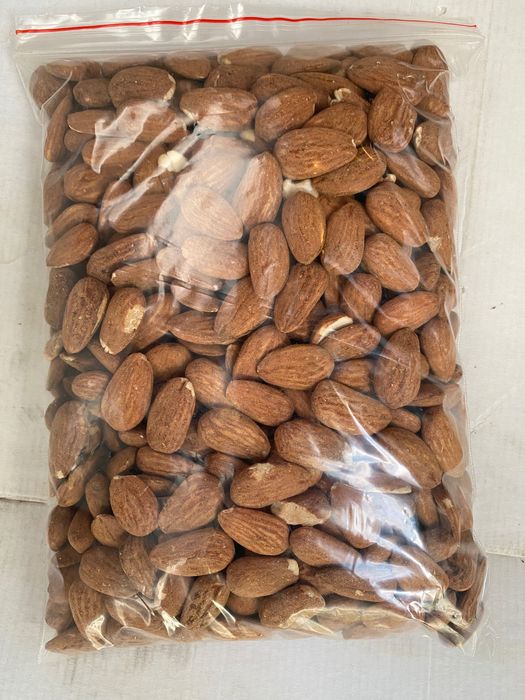 Продавам суров шам фъстък и кашу