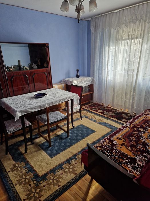 Închiriez apartament 2 camere decomandat