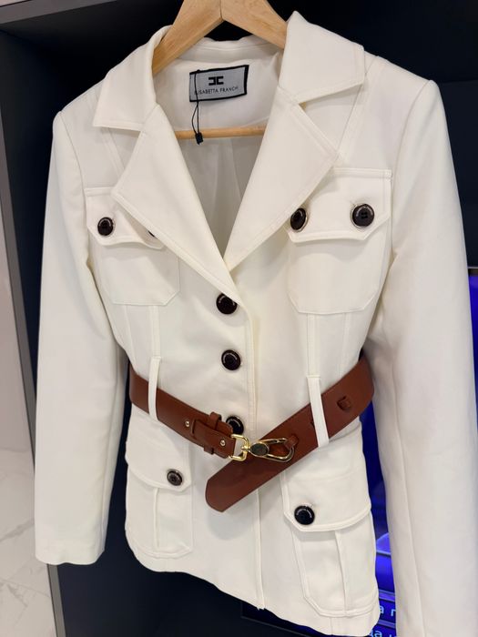 Стилен Дамски костюм