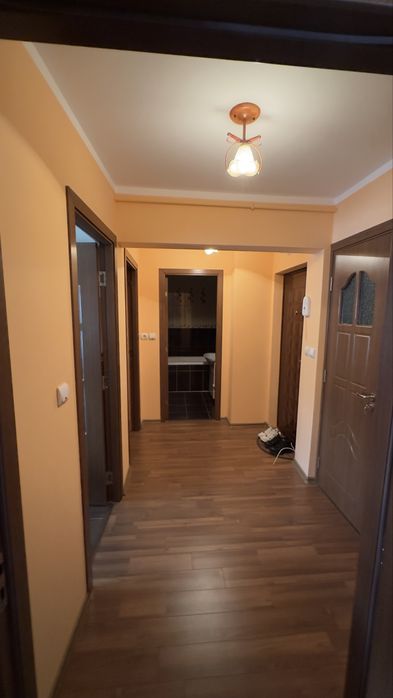 Apartament 2 camere decomandat, zona Orizont
