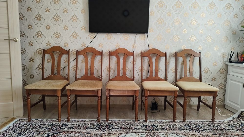 Стулья  деревянные