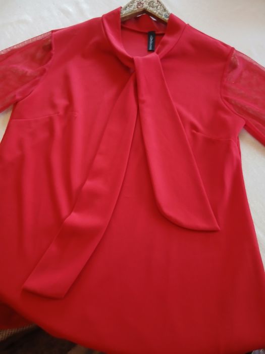 Vand rochie rosie