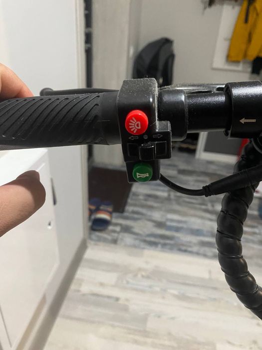 Самокат Joyor Y7-S черный