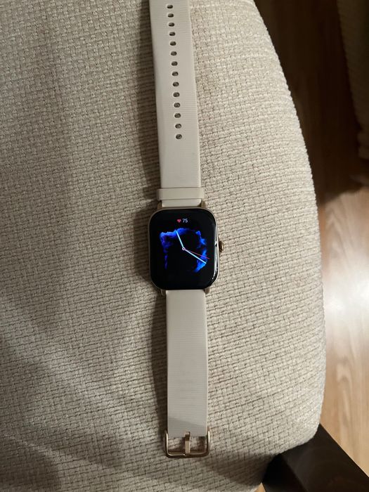 Amazfit GTS 3 като нов с протектор допълнителни кожени каишки