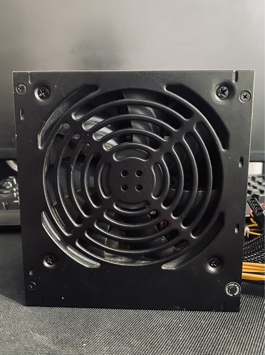 Продам Блок питания Deepcool DA500 500W (80+ Bronze)