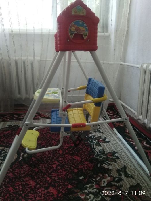 Качеля детская напольная