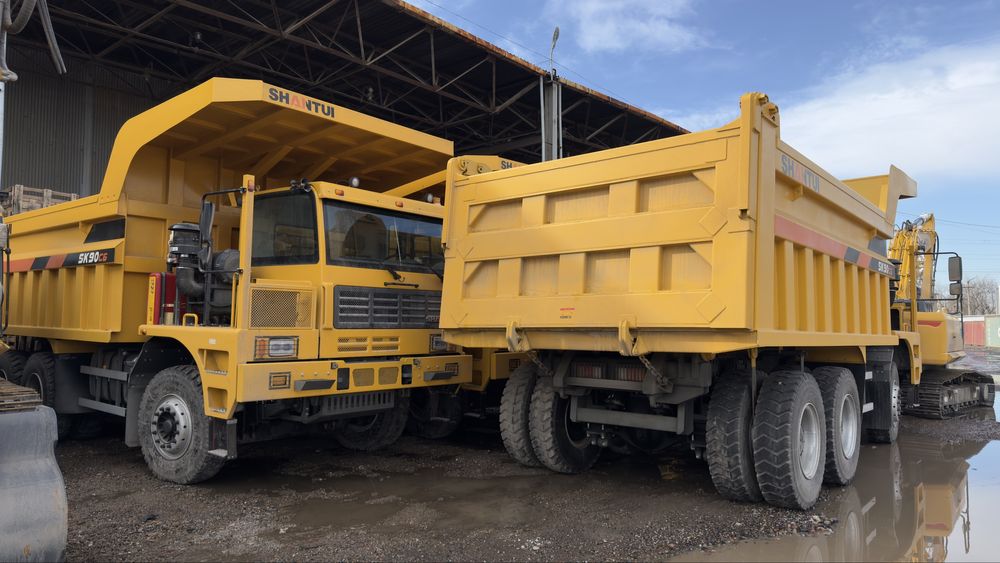 Карьерный самосвал 90Т