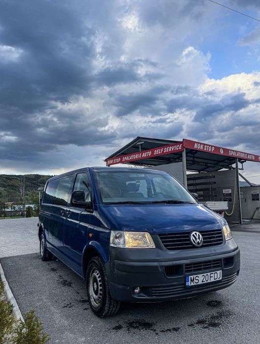 Volkswagen T5 5+1 Locuri