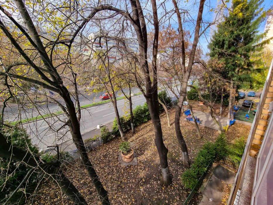 Inchiriez Apartament 3 camere Brancoveanu - Et 2, 70mp, disp imediat