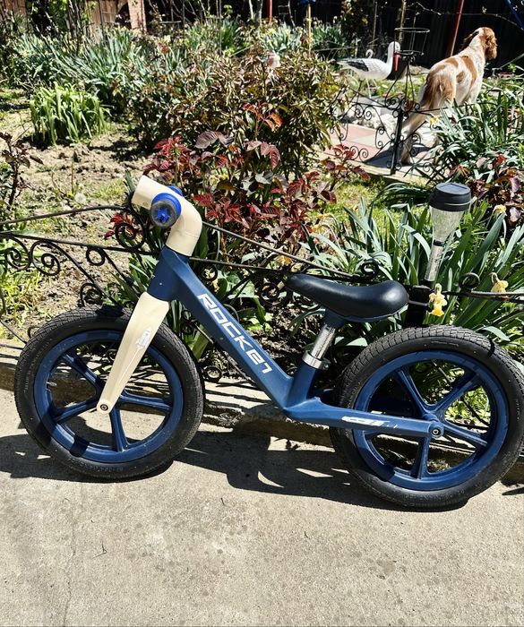 Bicicleta fara pedale, nefolosita-noua