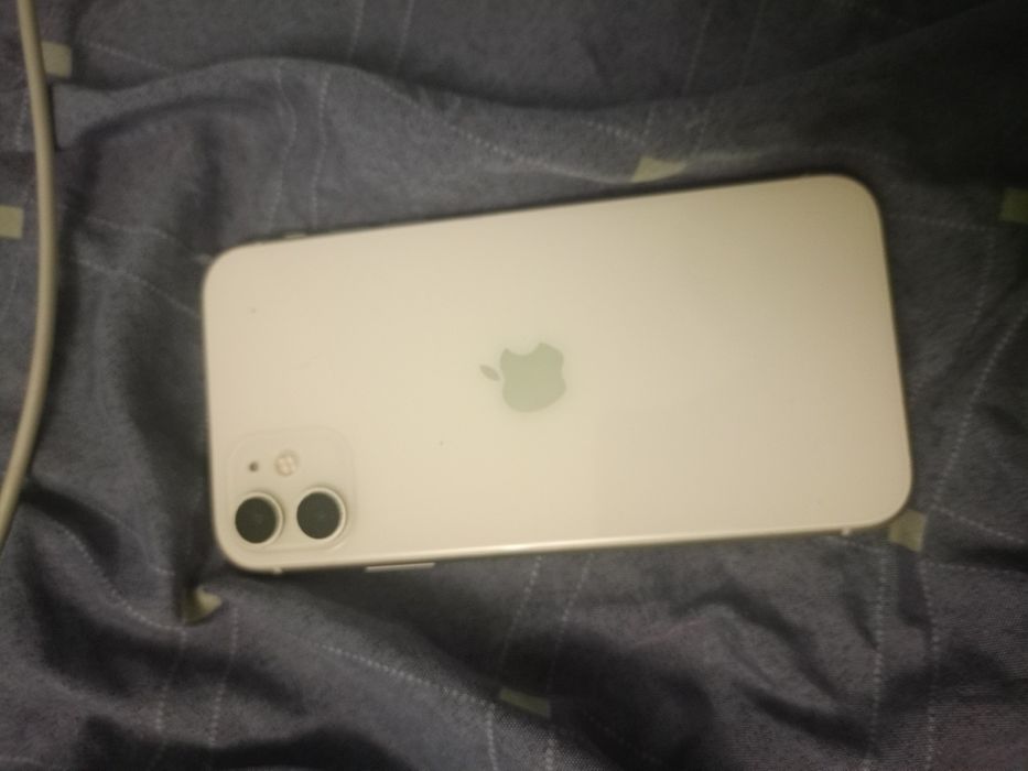 iPhone 11 продам