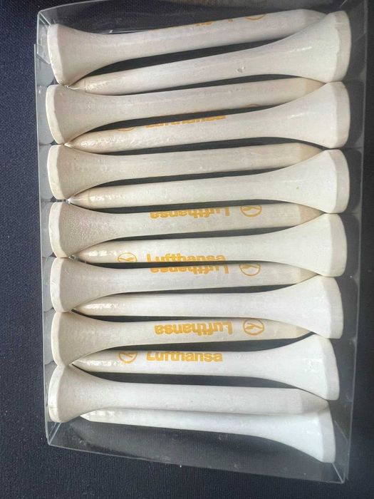 Голф пинове (tees) с логото на Lufthansa