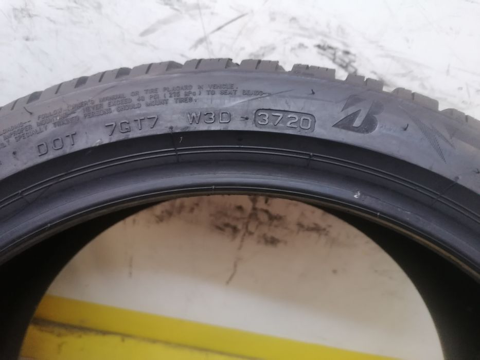 225/40/18 2* Bridgestone iarna 92v dot 3720. 6,,38mm